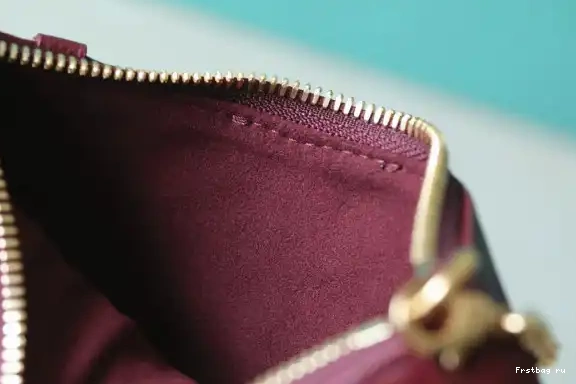 First bag ru VUITTON ON EASY POUCH LOUIS STRAP 0514